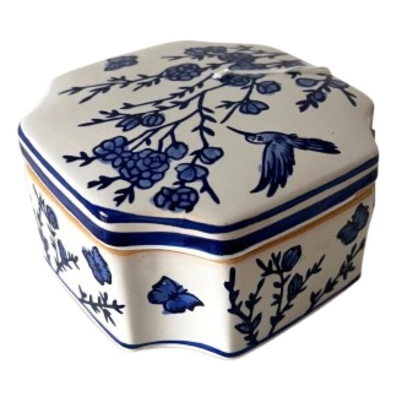 NEW Mikasa Chinoiserie Blue and White Porcelain Trinket Box- Large - Picture 3 of 15